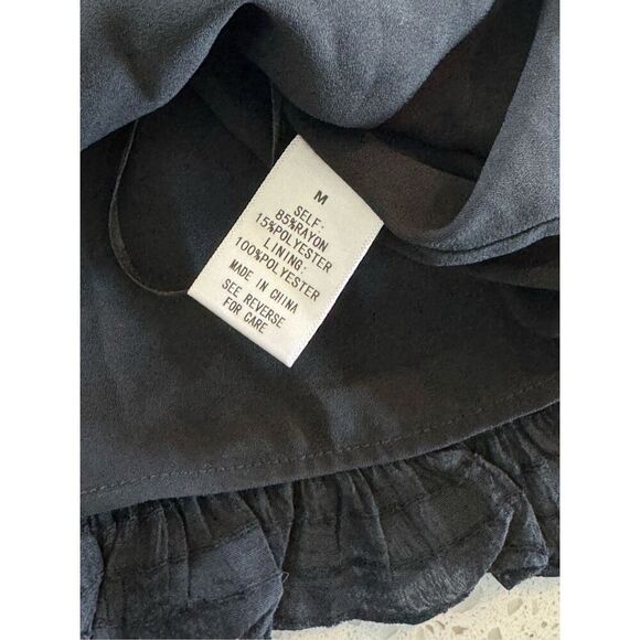 Heatherly Women's Ruffle Tiered Kayden Tie Sleeve Crop Top Black Medium NWT - Picture 4 of 4